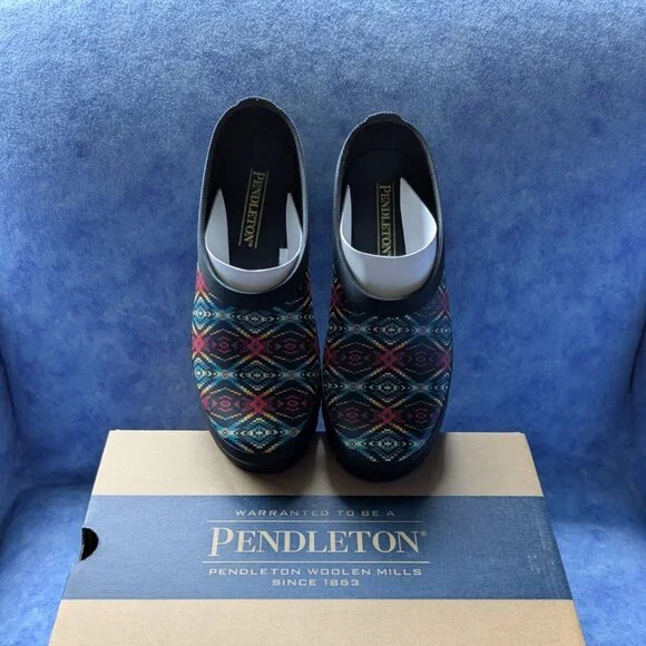 Pendleton Garden Rain Clogs - Picture 3 of 9